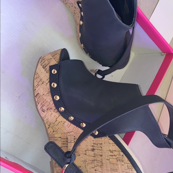 Women’s boots/wedges - Picture 5 of 6